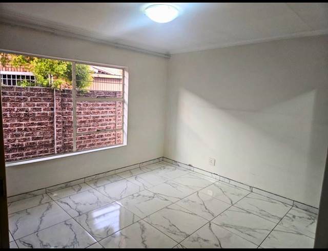 3 BEDROOM PROPERTY TO RENT IN BONAERO PARK